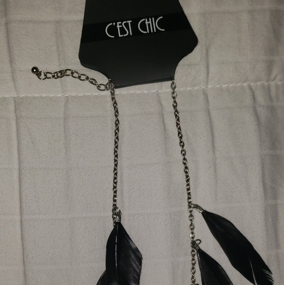 New C'est Chic Feathered Statement Necklace - Picture 5 of 7